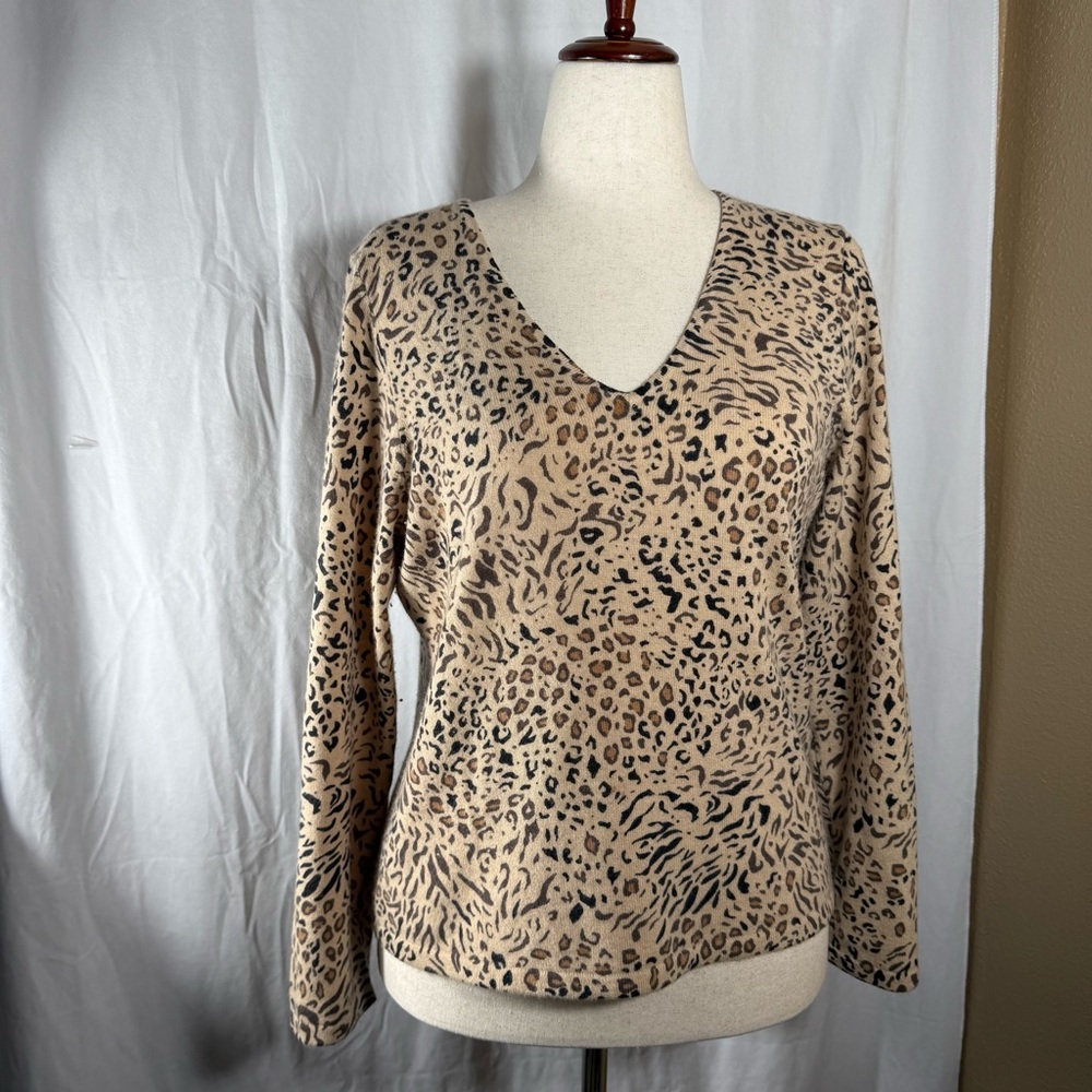 Charter Club Luxury Cashmere Animal‎ Print XL VNeck Long Sleeve Sweater Tan